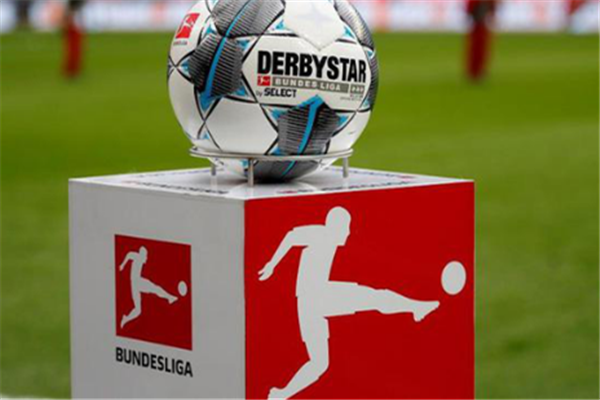  杜塞尔多夫主场气势如虹，德甲魔鬼主场名副其实  