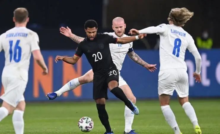  沃尔夫斯堡门将屡献神扑，零封率冠绝德甲  